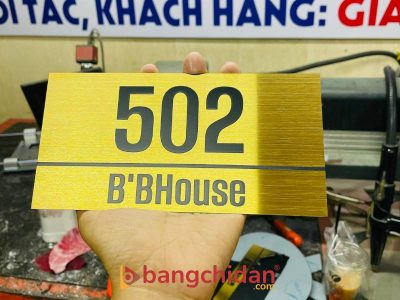 Bảng tên phòng inox vàng xước in uv