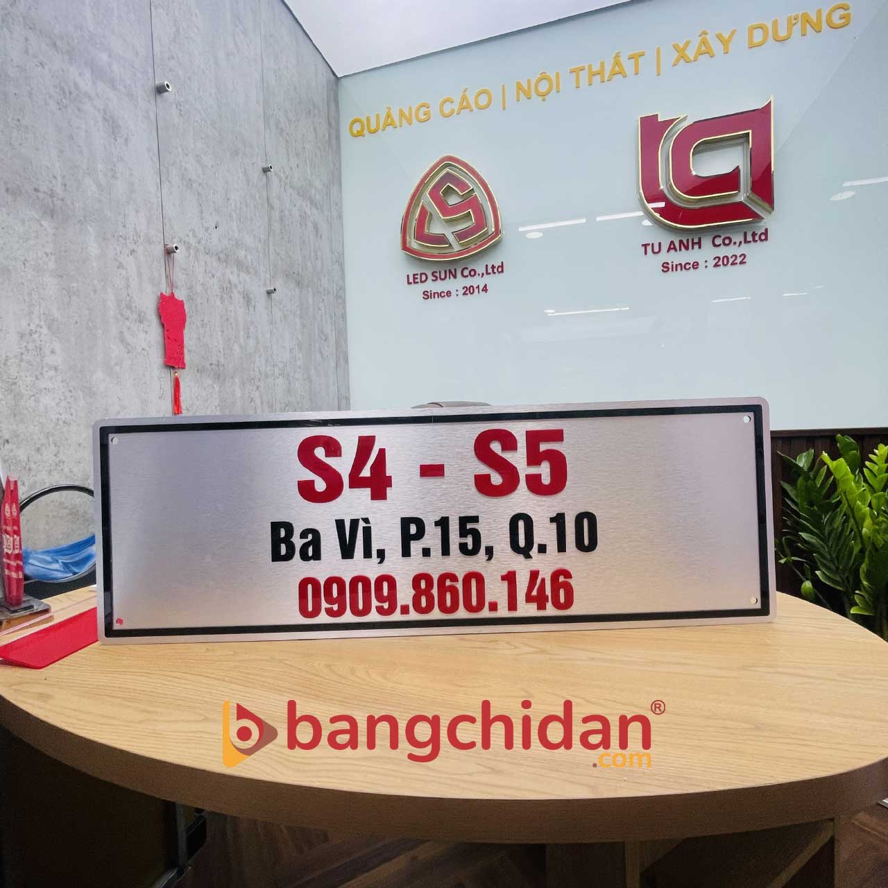 bảng thông tin alu chữ mica