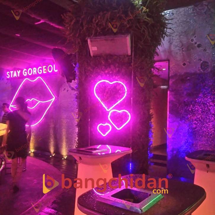 Đèn led neon trang trí không gian