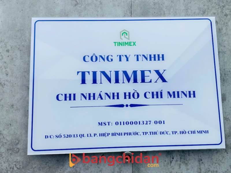bảng mica dán tường thông báo hoặc hướng dẫn nhỏ gọn