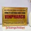 bảng tên công ty mica