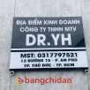 bảng tên công ty mica