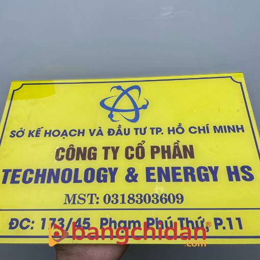 bảng tên công ty mica