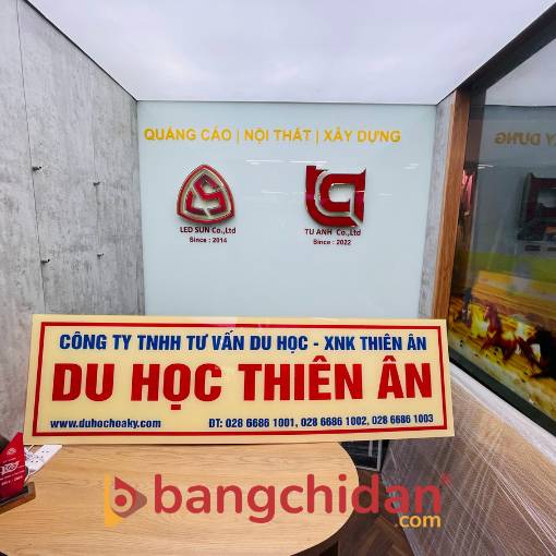 bảng tên công ty mica