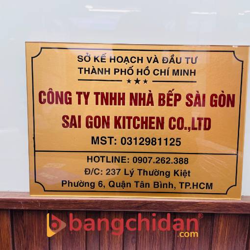 bảng tên công ty mica