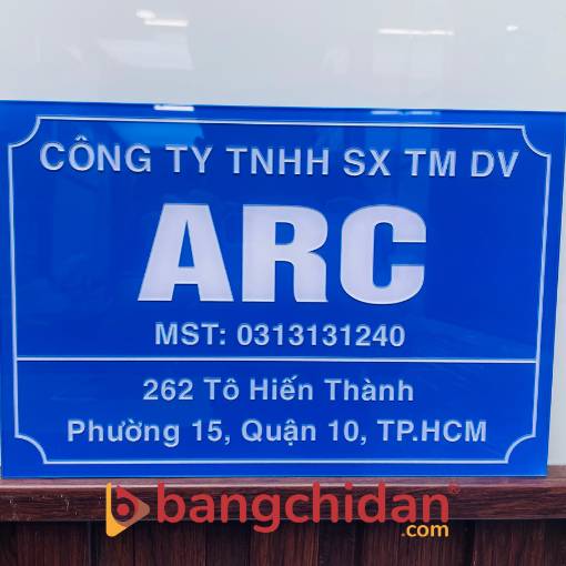 bảng tên công ty mica