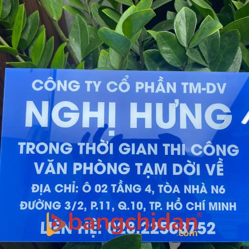 bảng tên công ty mica