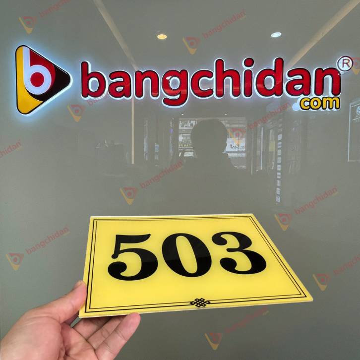 Biển số phòng Mica
