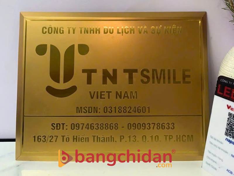 Ưu điểm khi làm bảng tên công ty inox