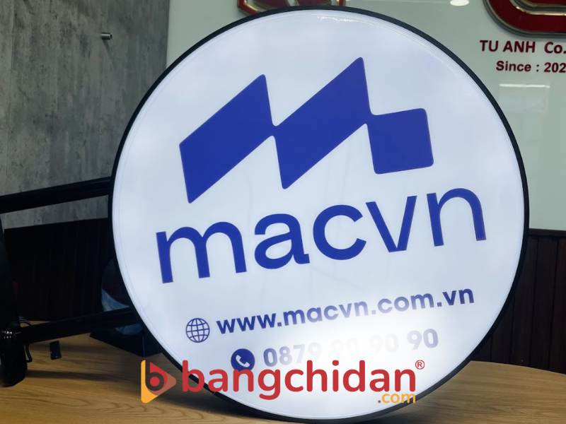 Hộp đèn hút nổi công nghệ