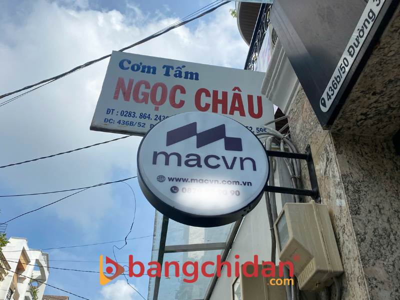 Chọn hộp đèn hút nổi để làm biển vẫy quảng cáo